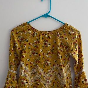 Clothes girls good in condition